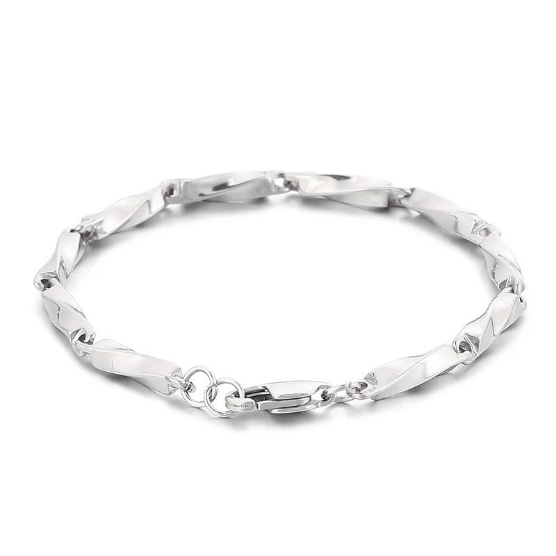 Twisted Bar Chain Bracelet