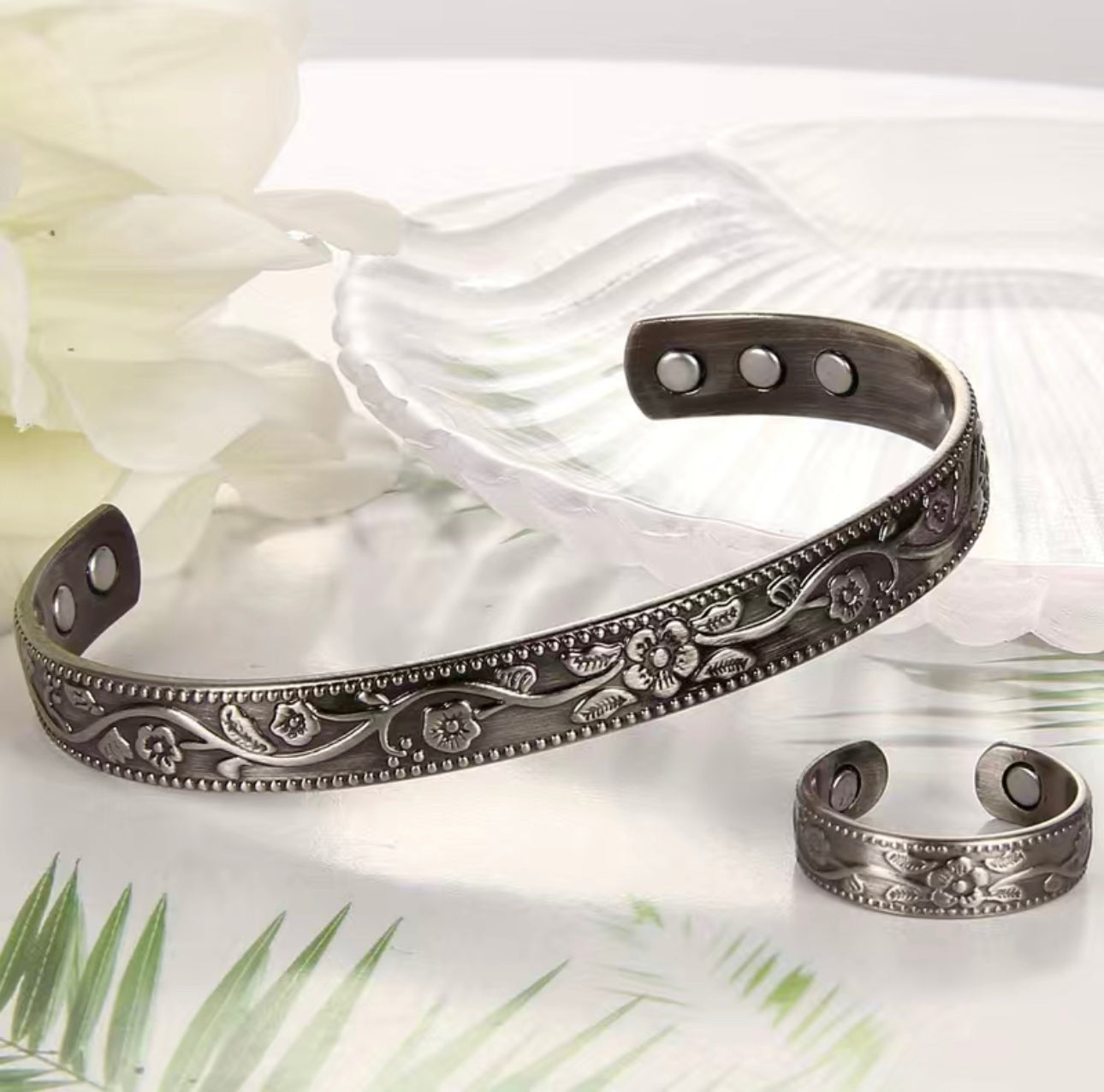 Retro Flower Gauss Magnets Cuff Bracelet and Ring Set