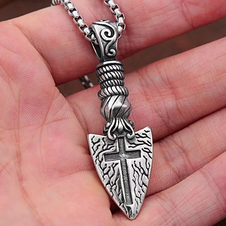 Retro Arrow Head Necklace