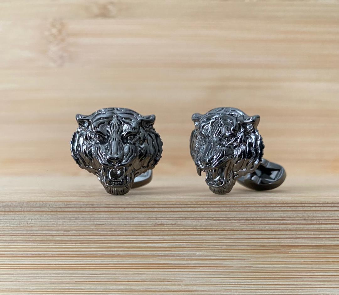 2shup Large Tiger Cufflinks