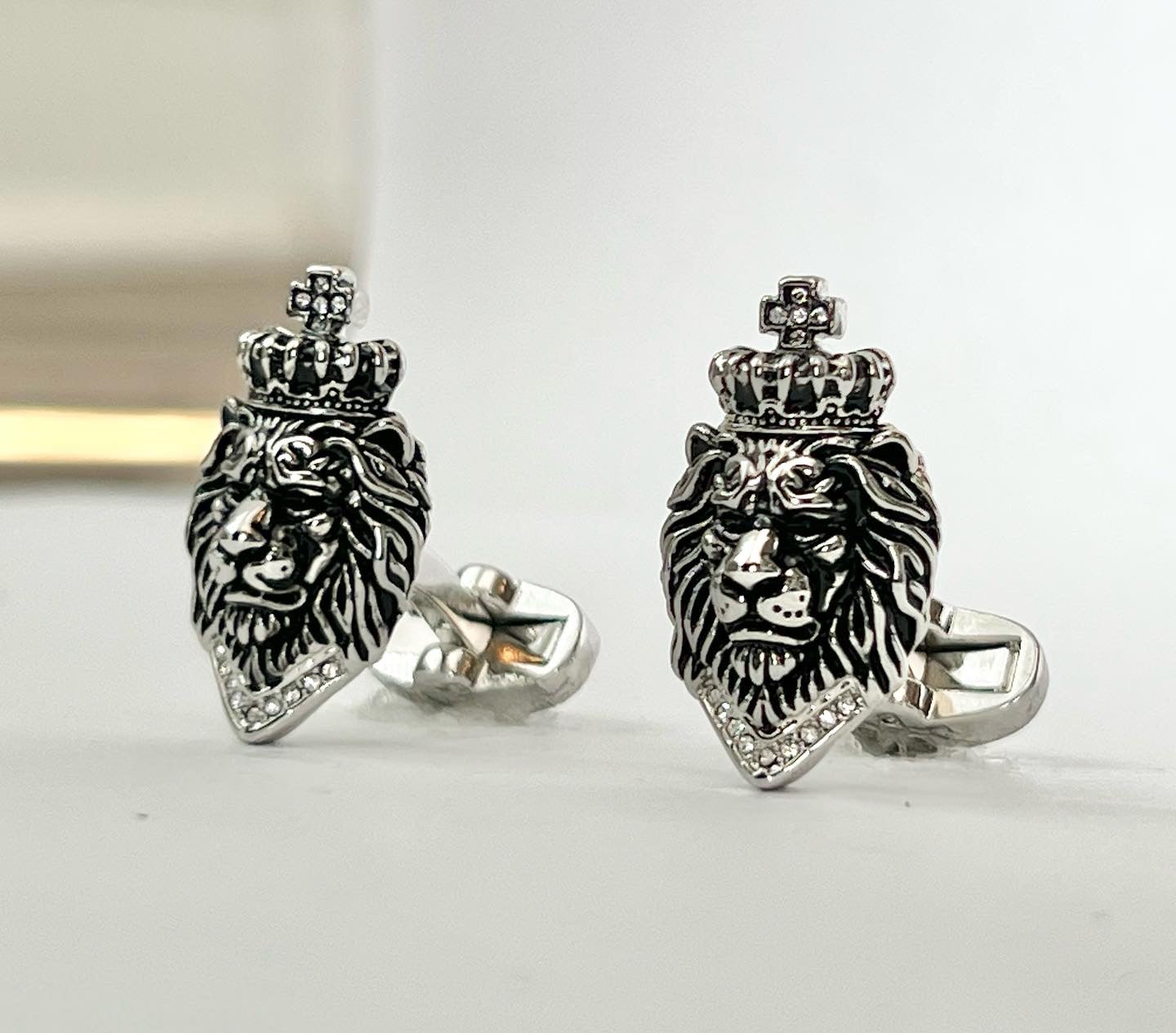 2shup Lion King Cufflinks