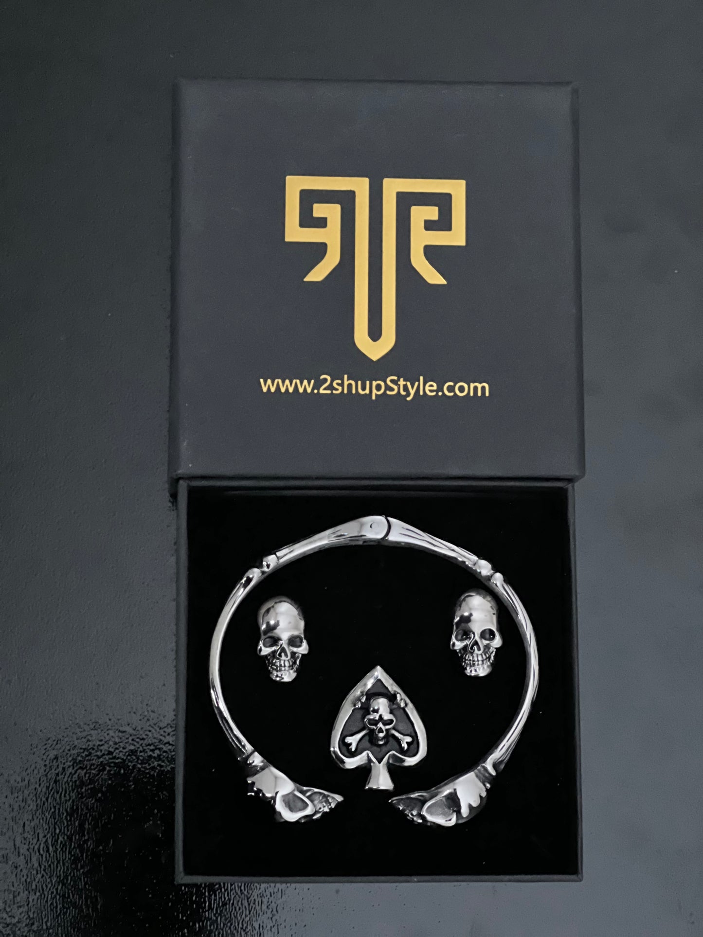 2shup Silver Skull Cufflinks, Ring and Bracelet Gift Set