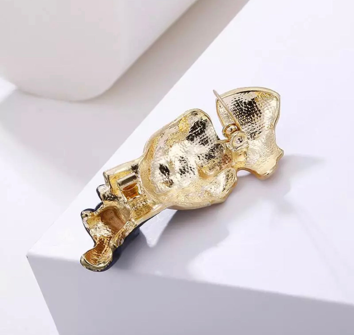 2shup Speak No Evil Mask Brooch