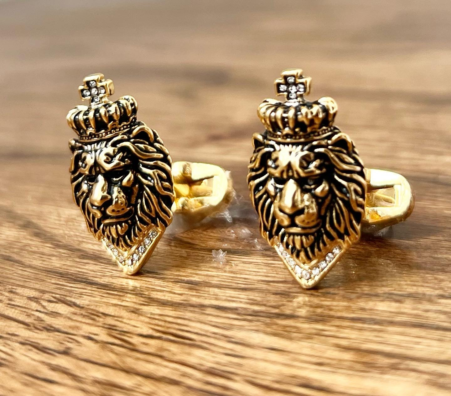 2shup Lion King Cufflinks